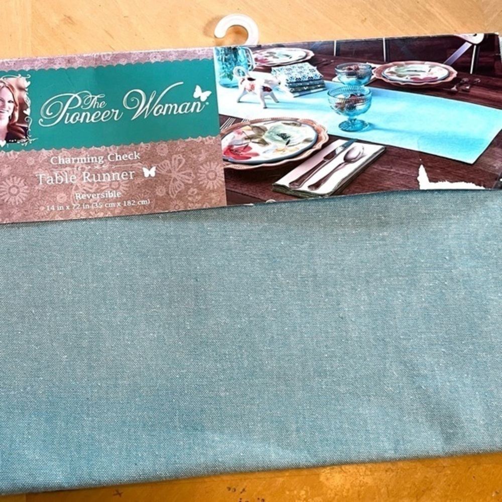 NWT The Pioneer Woman Charming Check Aqua Table Runner